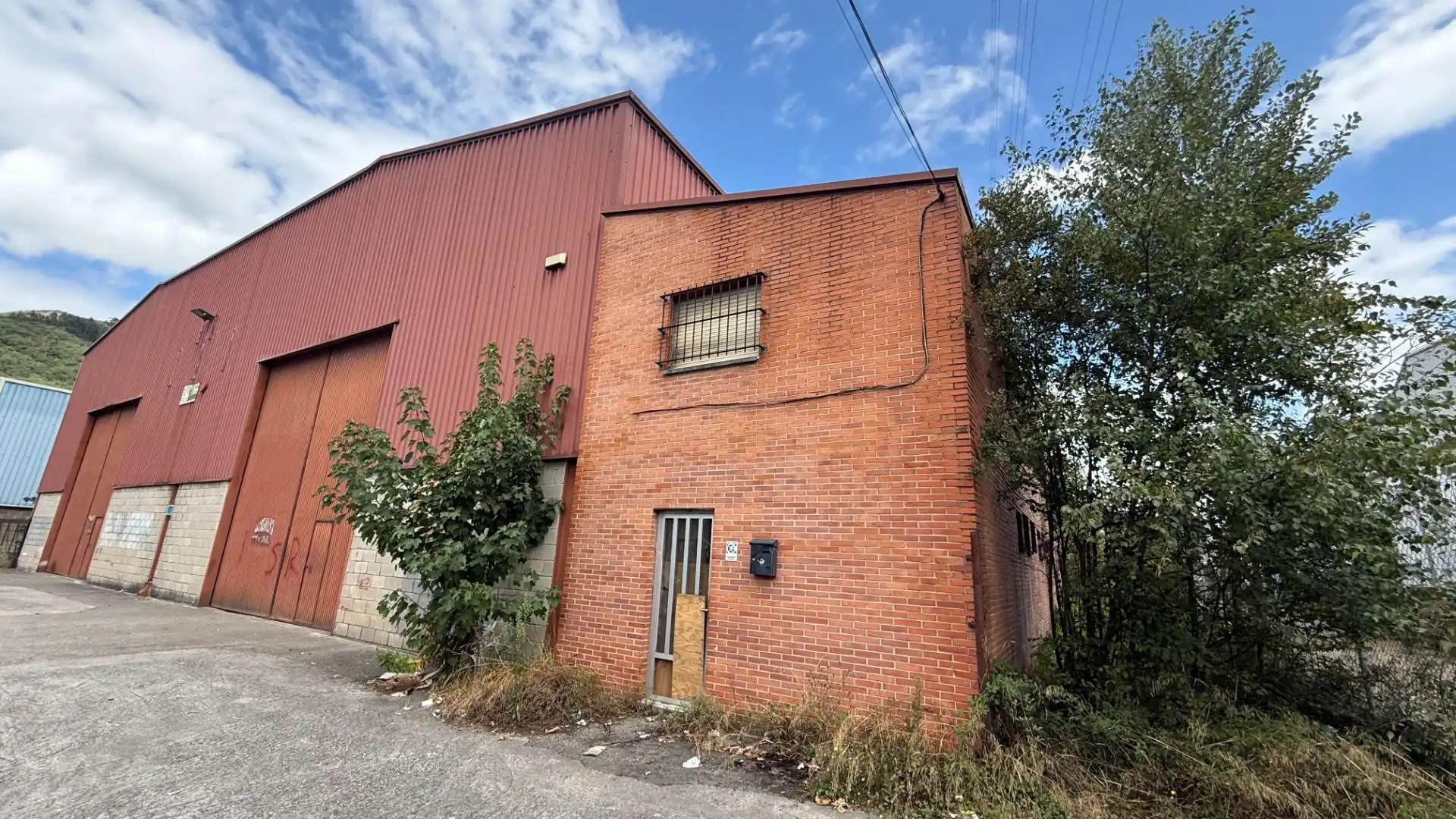 Exterior view of Industrial buildings for sale in Langreo