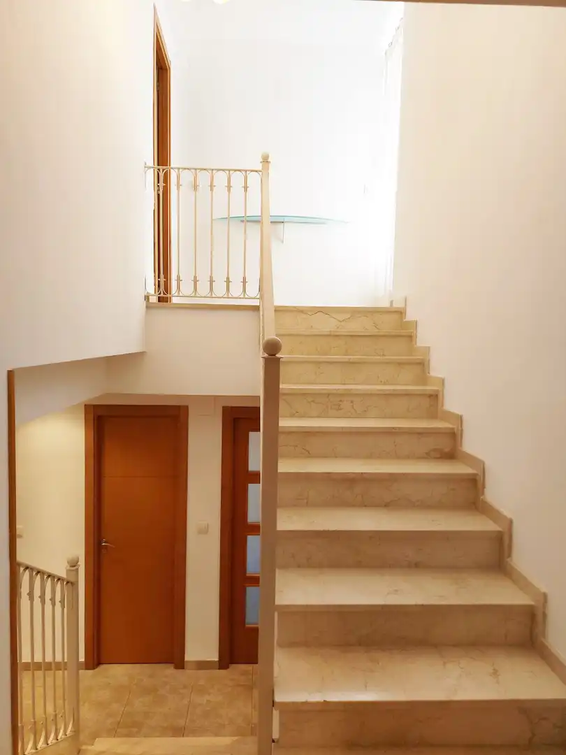 Houses for sale in La Pobla de Vallbona  with Air Conditioner, Heating and Private garden