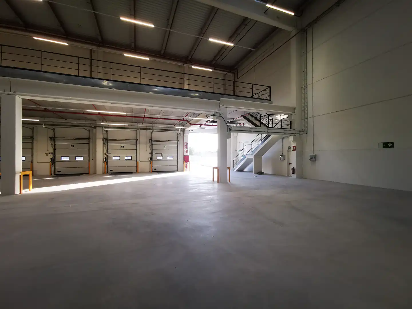 Industrial buildings for rent in Madrid  with Heating and Alarm