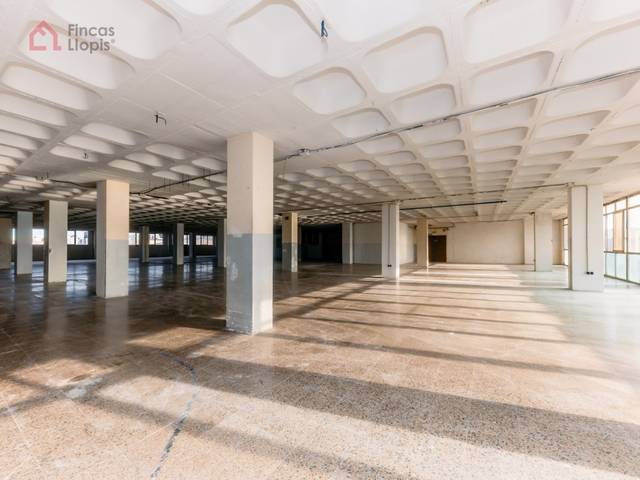 Nave industrial en Venta en Rambla Marina De La, 456 en Centre