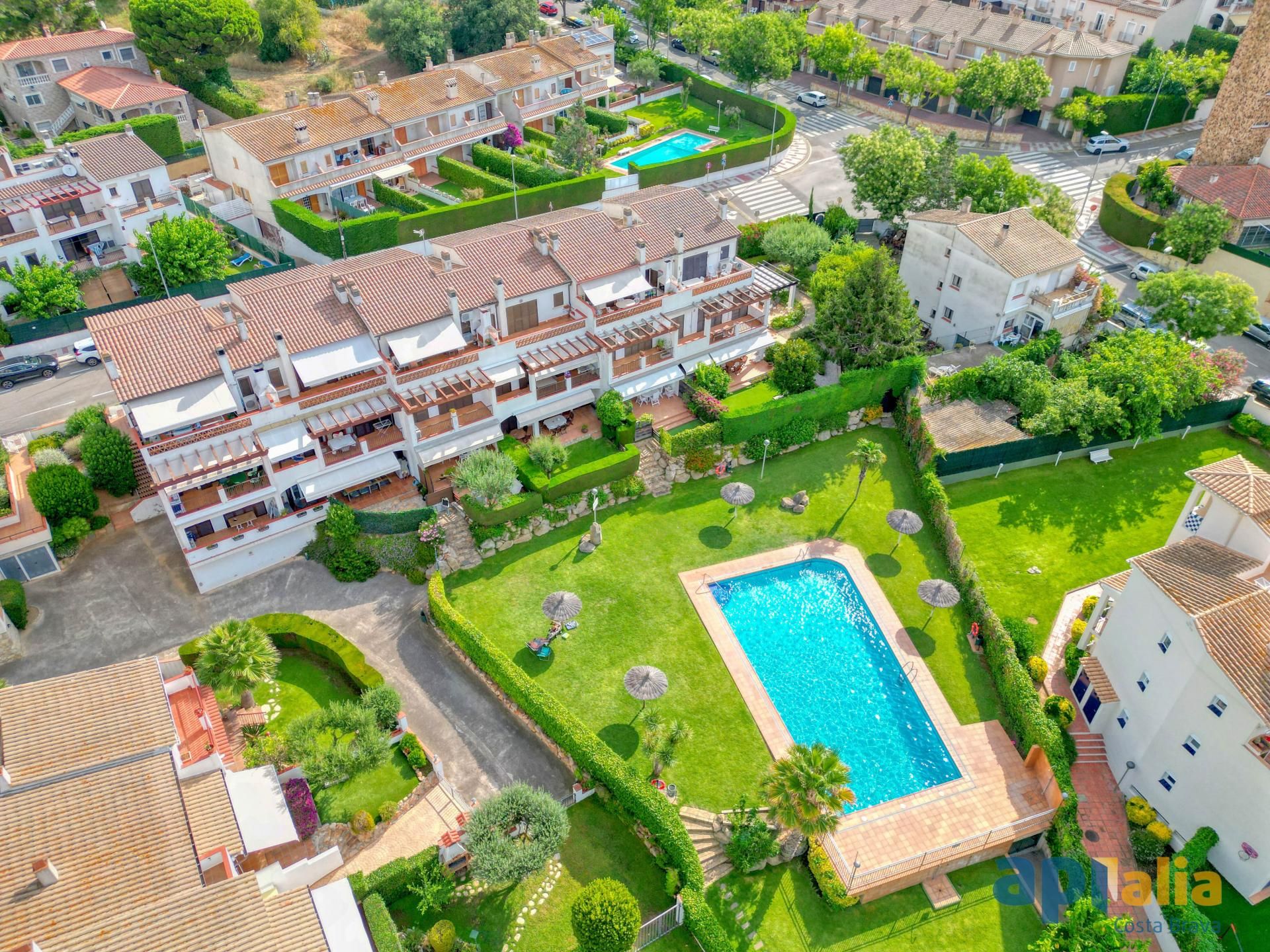 Jardí de Planta baixa en venda en Castell-Platja d'Aro amb Aire condicionat, Calefacció i Piscina comunitària