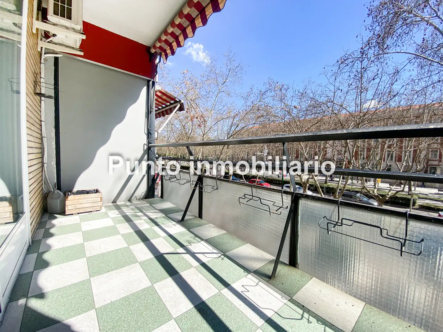 Außenansicht von Wohnung zum Verkauf in Valladolid mit Klimaanlage, Heizung und Parkett