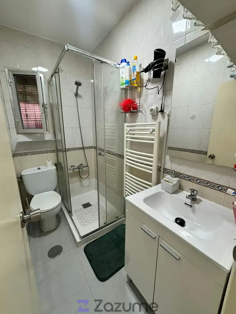 Baño de Piso de alquiler en Madrid con Aire acondicionado, Calefacción y Amueblado