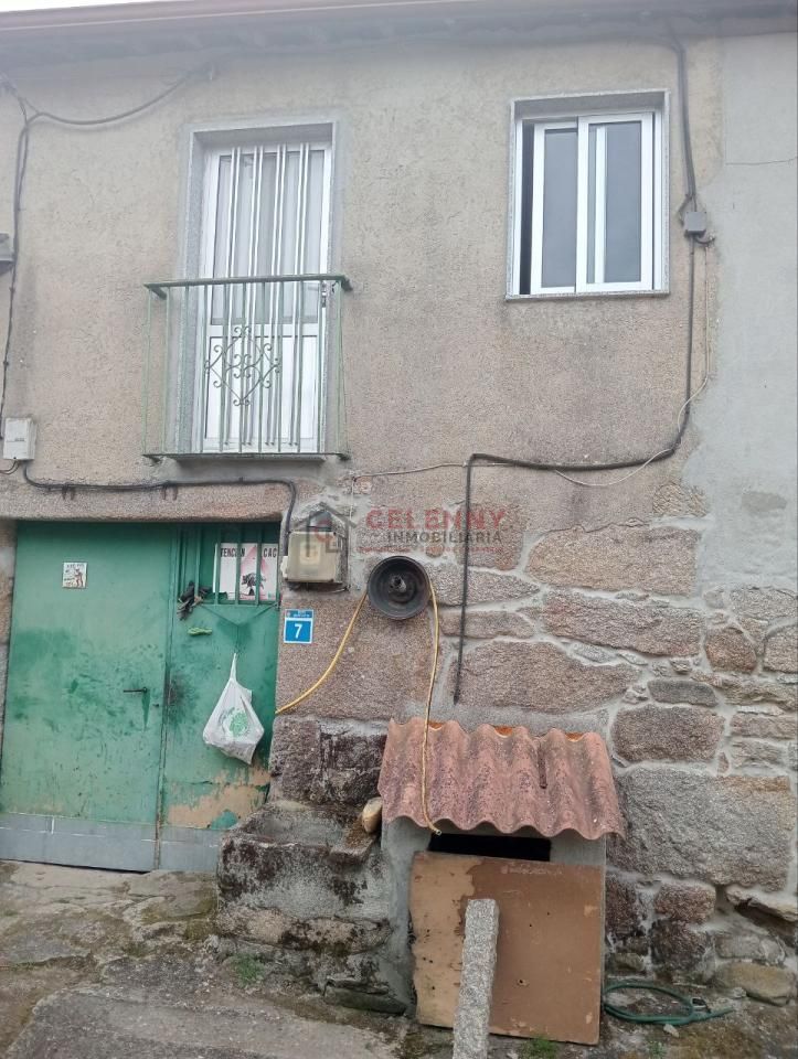 Exterior view of House or chalet for sale in San Cibrao das Viñas  with Private garden and Storage room