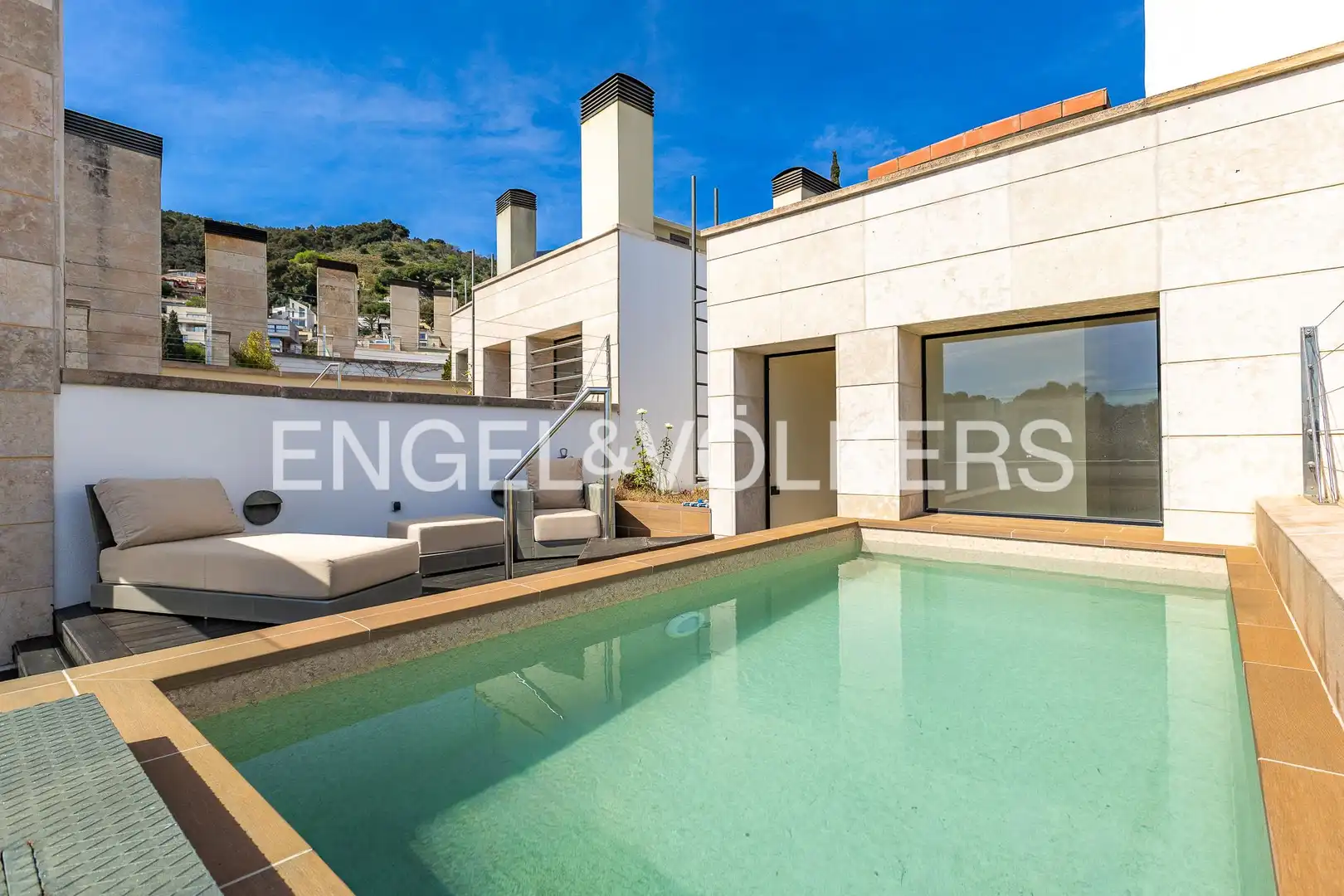 Piscina de Casa o chalet en venta en Barcelona con Aire acondicionado, Calefacción y Jardín privado