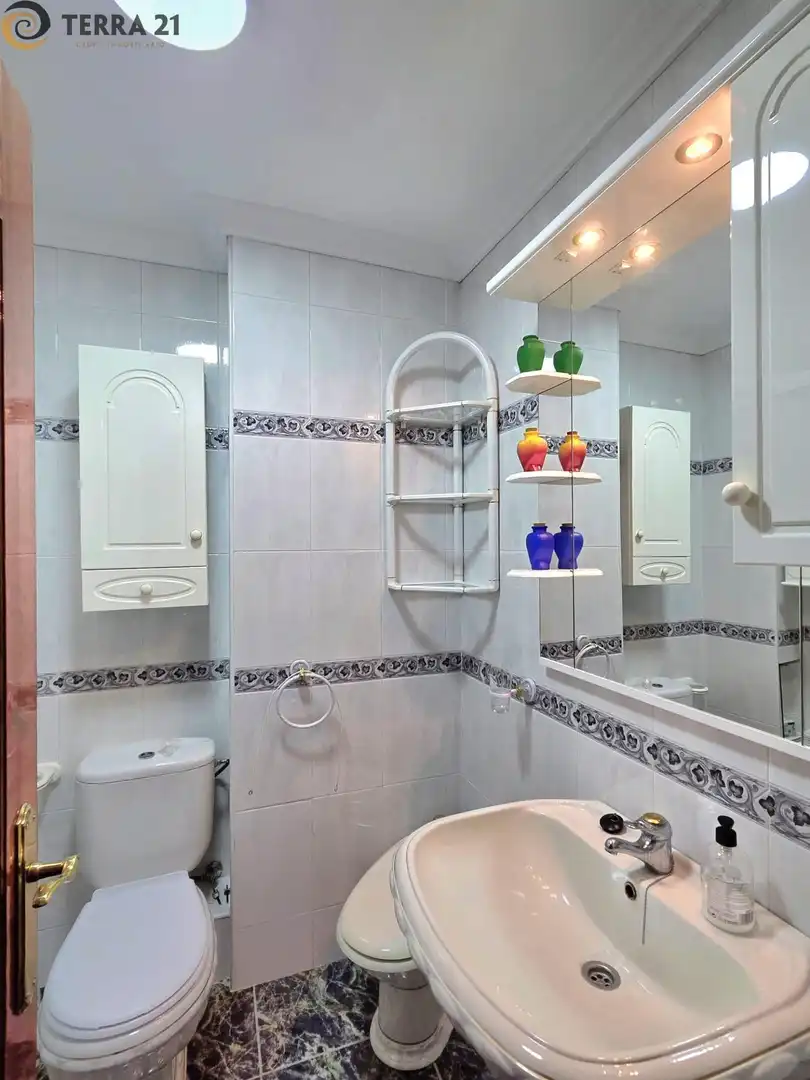 Badezimmer von Wohnung zur untervermieten in Jaén mit Klimaanlage, Heizung und Terrasse