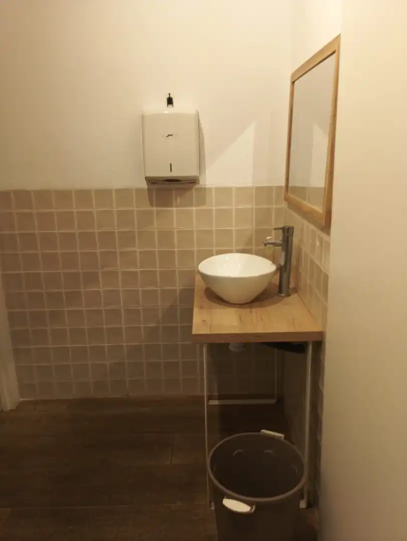 Business premises for transfer in Carrer de Cabestany 12, imagen 23