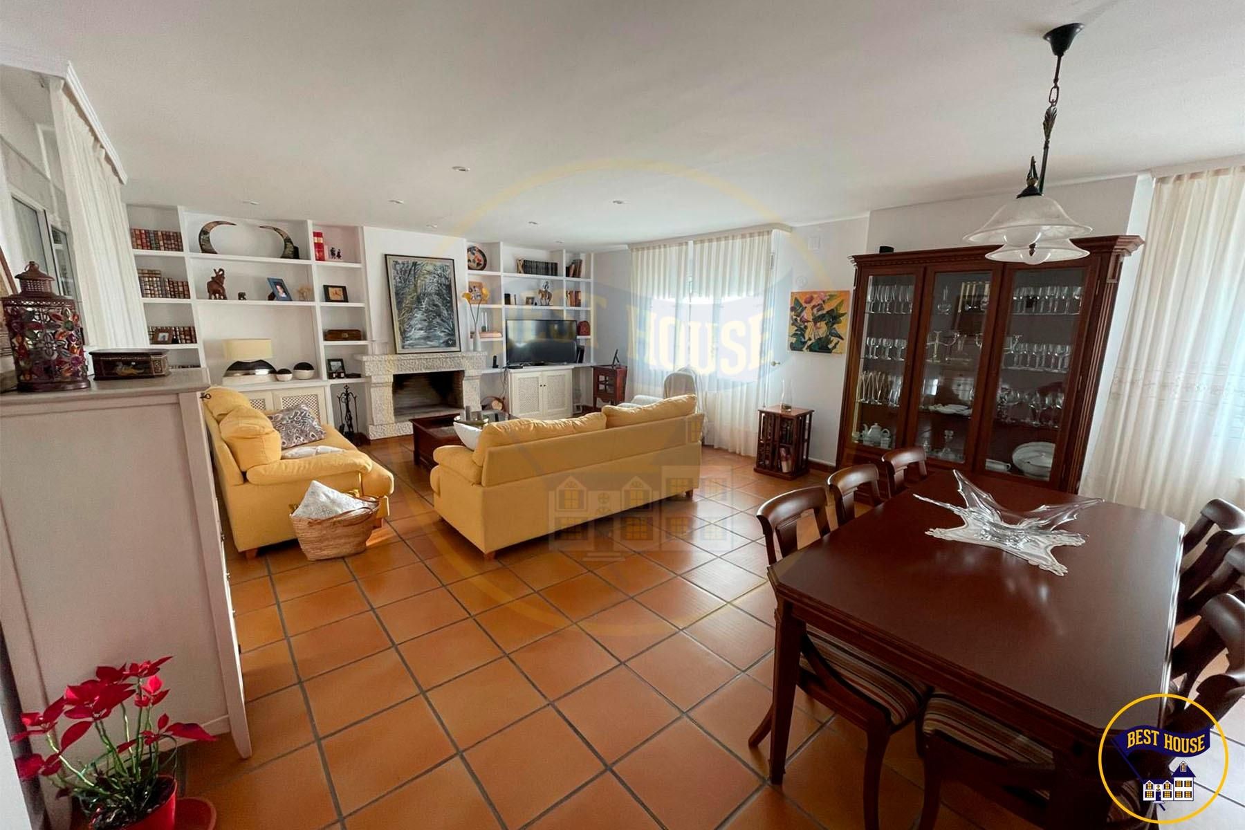Sala d'estar de Casa o xalet en venda en Arcas del Villar amb Calefacció, Jardí privat i Terrassa