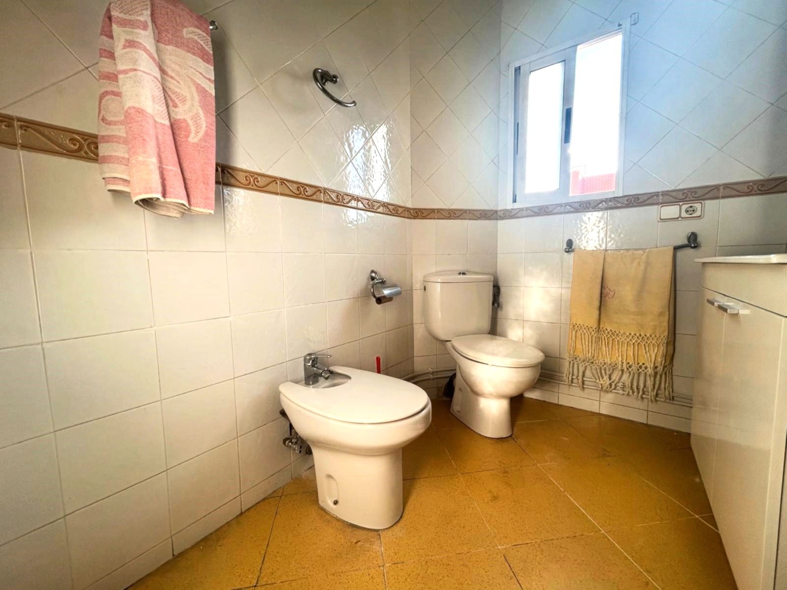 Bathroom of Flat for sale in Benetússer  with Air Conditioner and Balcony