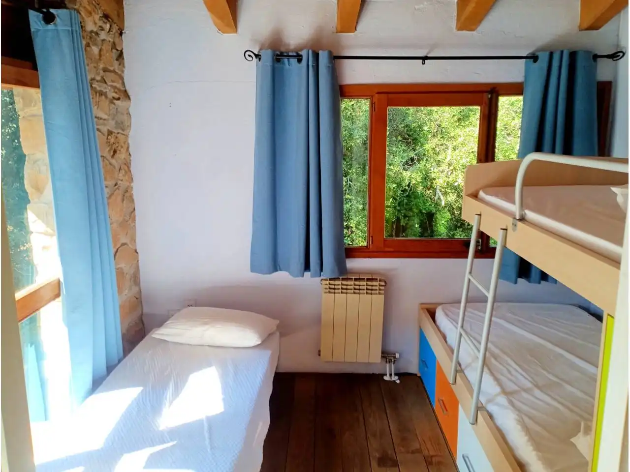 Dormitori de Casa o xalet en venda en La Vall de Bianya