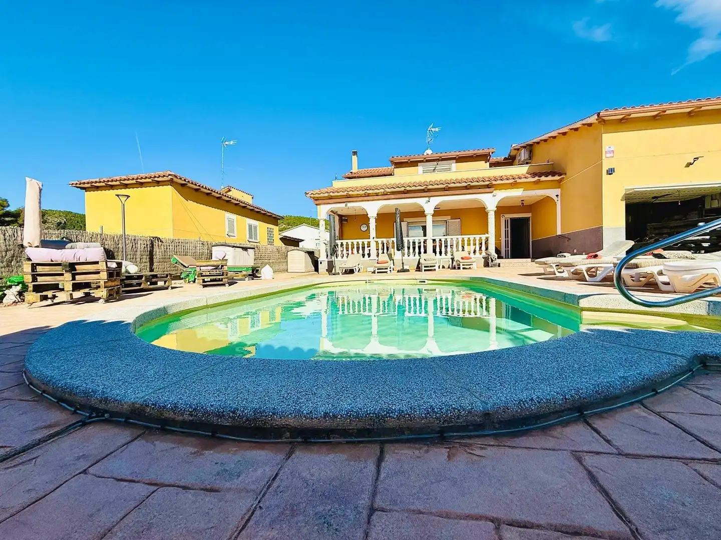 Swimming pool of Houses for sale in El Vendrell  with Air Conditioner, Heating and Terrace