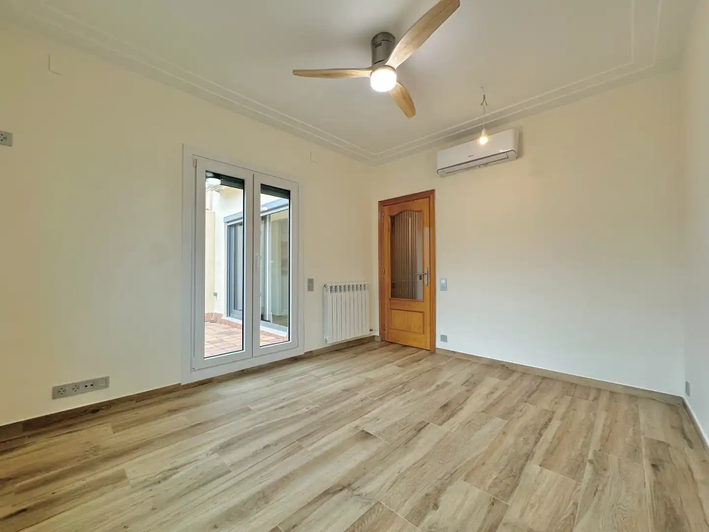 Habitación de Ático en venta en Barcelona con Aire acondicionado, Calefacción y Terraza