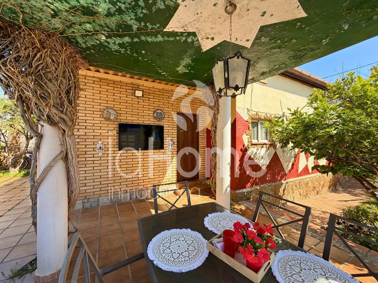 Außenansicht von Haus oder Chalet zum Verkauf in Paterna mit Klimaanlage, Privatgarten und Terrasse