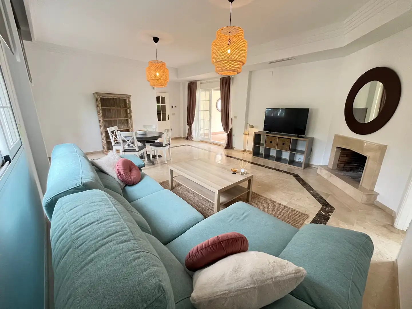 Living room of Flat for sale in Marbella  with Air Conditioner, Terrace and Storage room