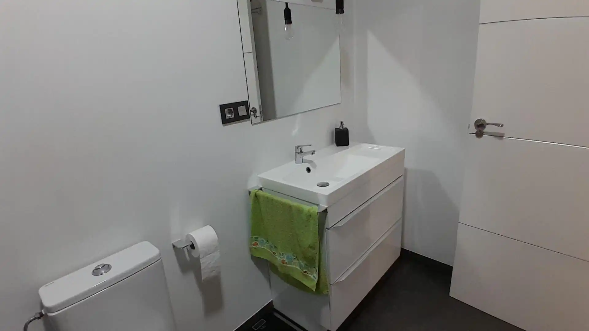 Bany de Casa o xalet en venda en Yecla amb Aire condicionat i Moblat