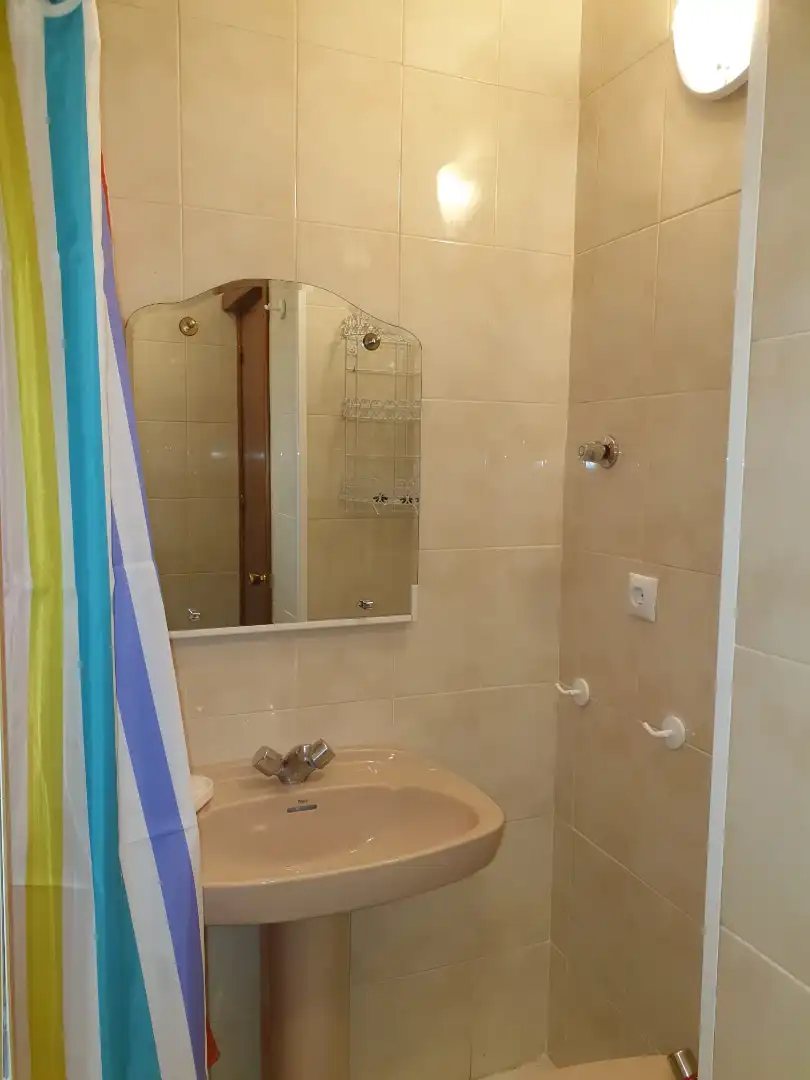 Baño de Apartamento de alquiler en Granada con Calefacción y Amueblado