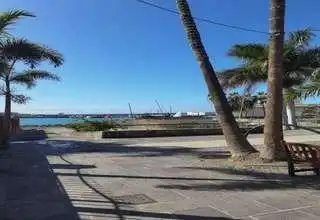 Vista exterior de Local en traspaso en Arona con Aire acondicionado, Terraza y Amueblado