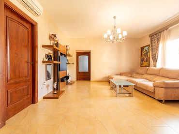 Chalet con piscina en venta en Calle Totaneros