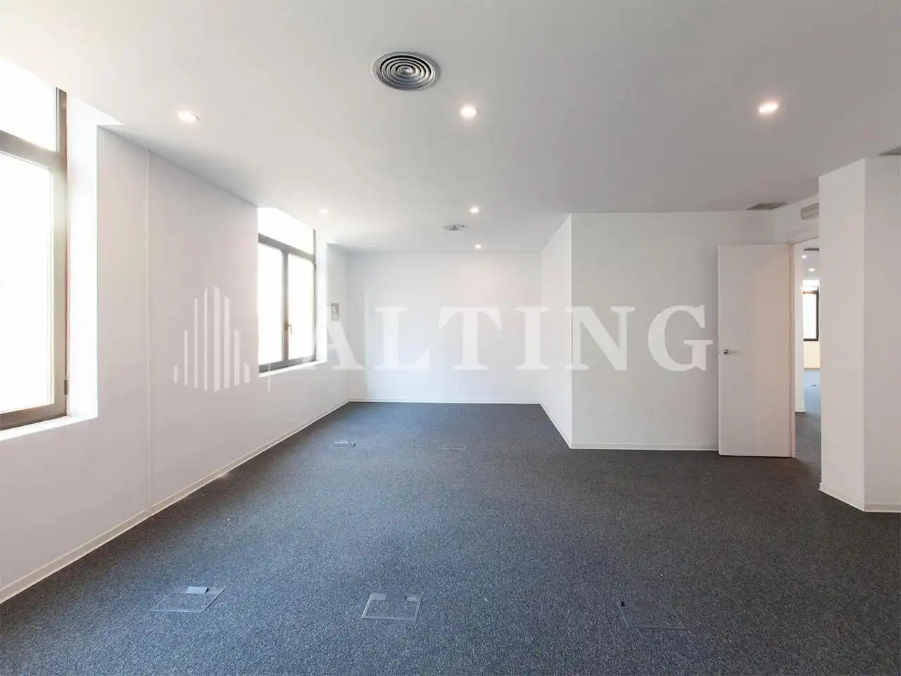Office space with lift to rent in Catalunya, imagen 38