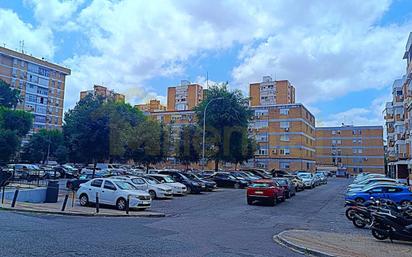 Vista exterior de Pis en venda en  Sevilla Capital amb Aire condicionat