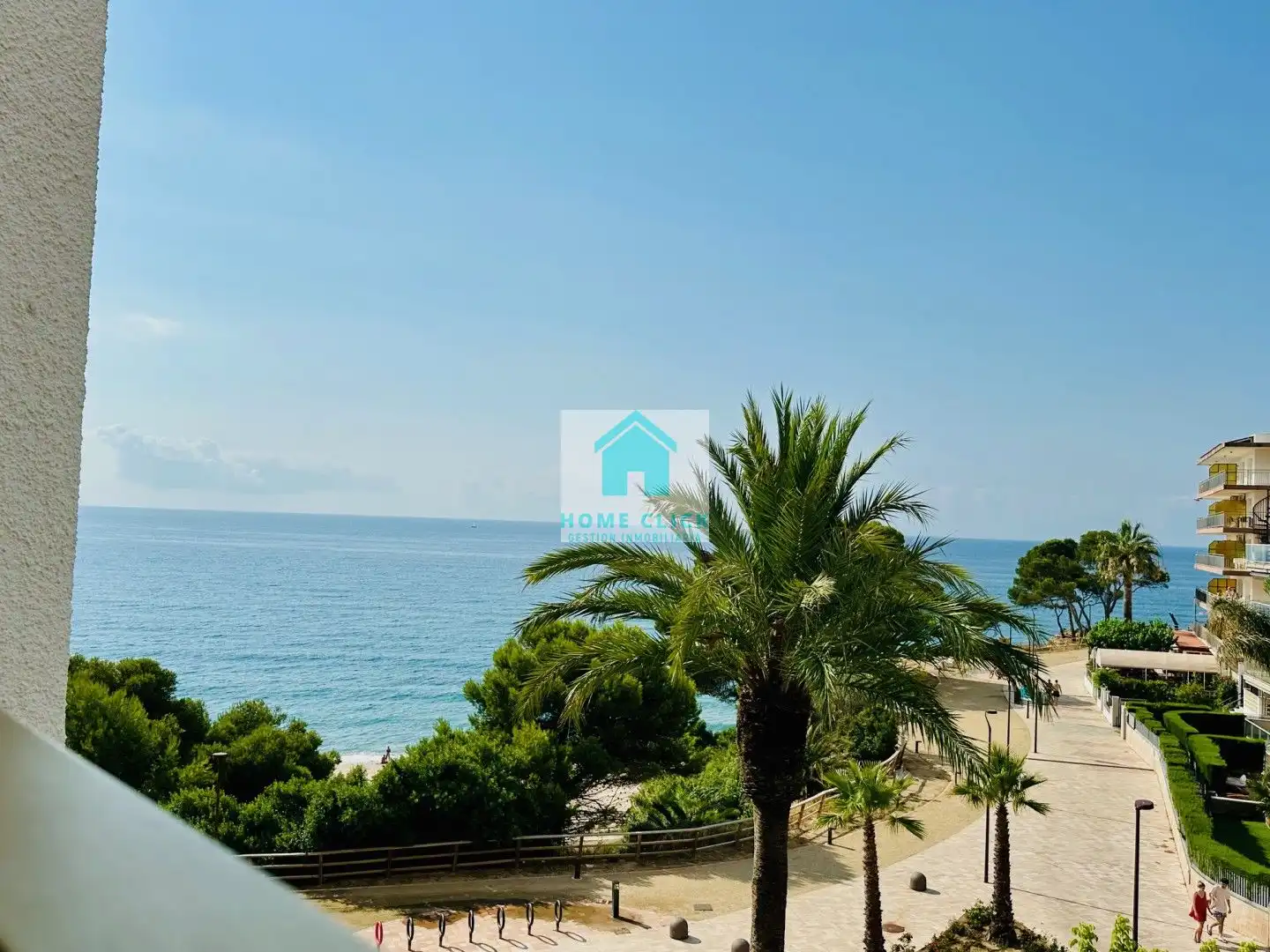 Vista exterior de Apartament de lloguer en Mont-roig del Camp amb Aire condicionat, Calefacció i Jardí privat