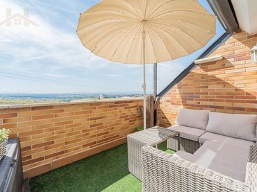 Dúplex amb piscina en venda a Avenida de la Unión Europea 135