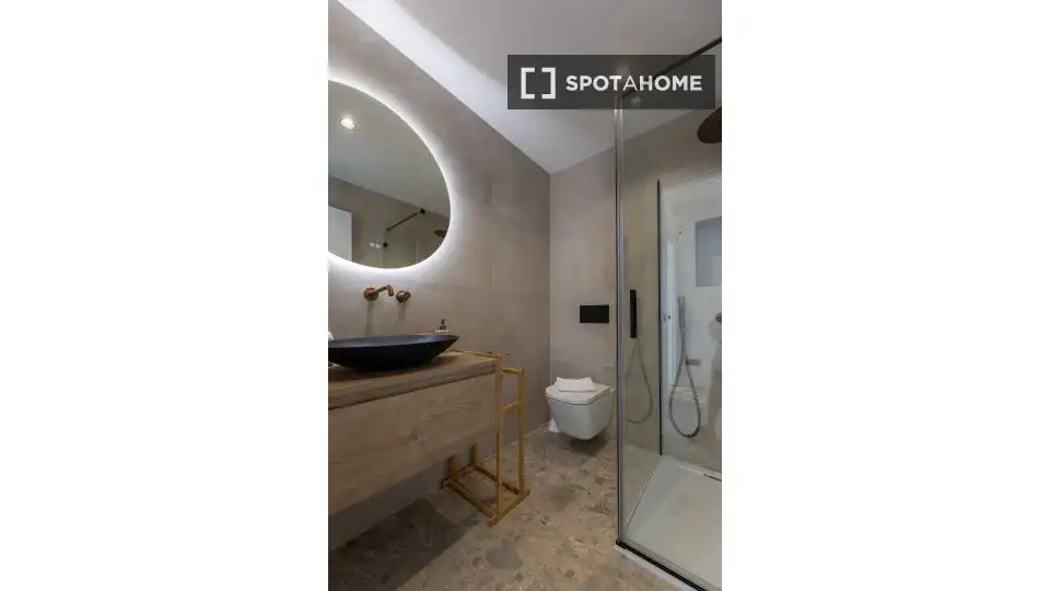 Baño de Piso de alquiler en Valencia con Aire acondicionado, Calefacción y Amueblado