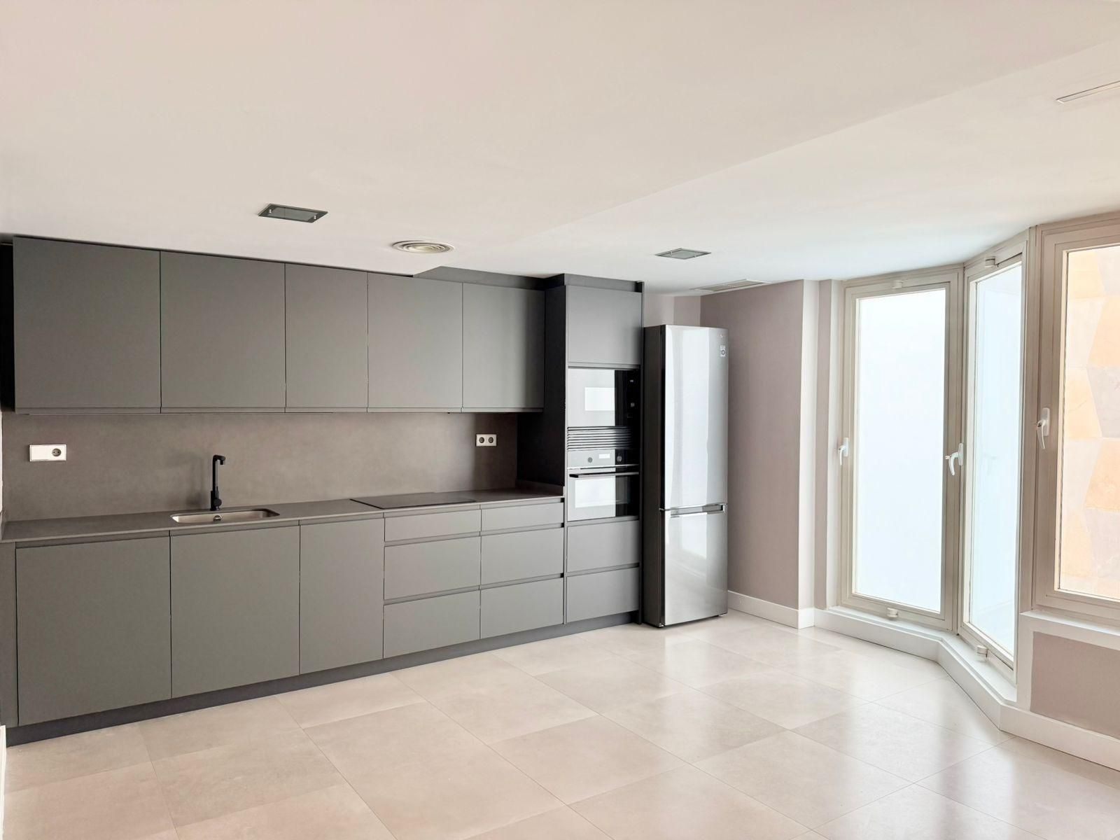 Cuina de Pis de lloguer en  Valencia Capital amb Aire condicionat i Calefacció