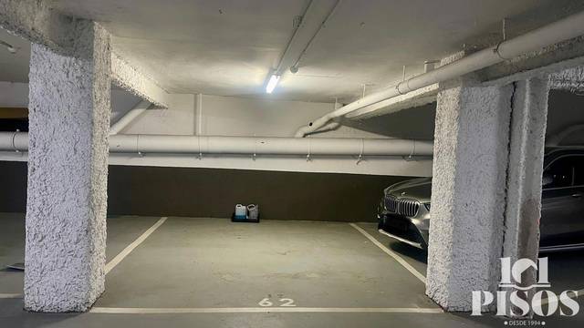 Garaje en Alquiler en Lluis Companys en Parc Central