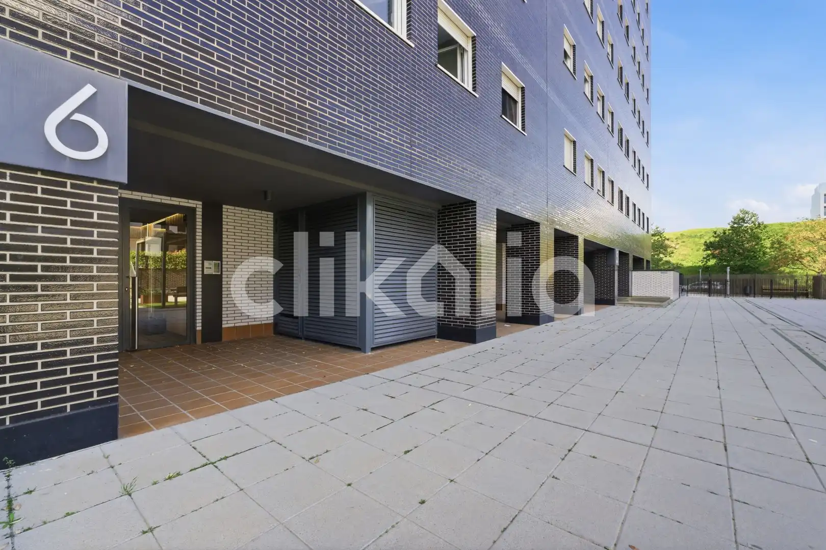 Vista exterior de Piso en venta en Tres Cantos con Calefacción, Trastero y Piscina
