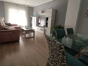 Sala d'estar de Casa o xalet en venda en Ciudad Real amb Aire condicionat, Jardí privat i Terrassa