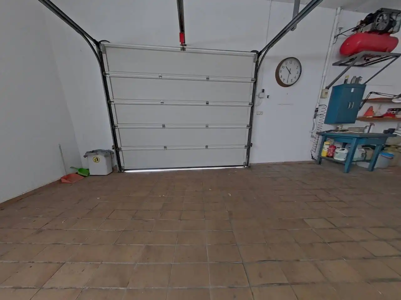 Aparcament de Casa adosada en venda en Centre