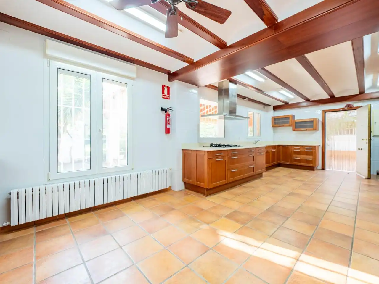 Cocina de Finca rústica en venta en Bétera con Aire acondicionado, Calefacción y Jardín privado