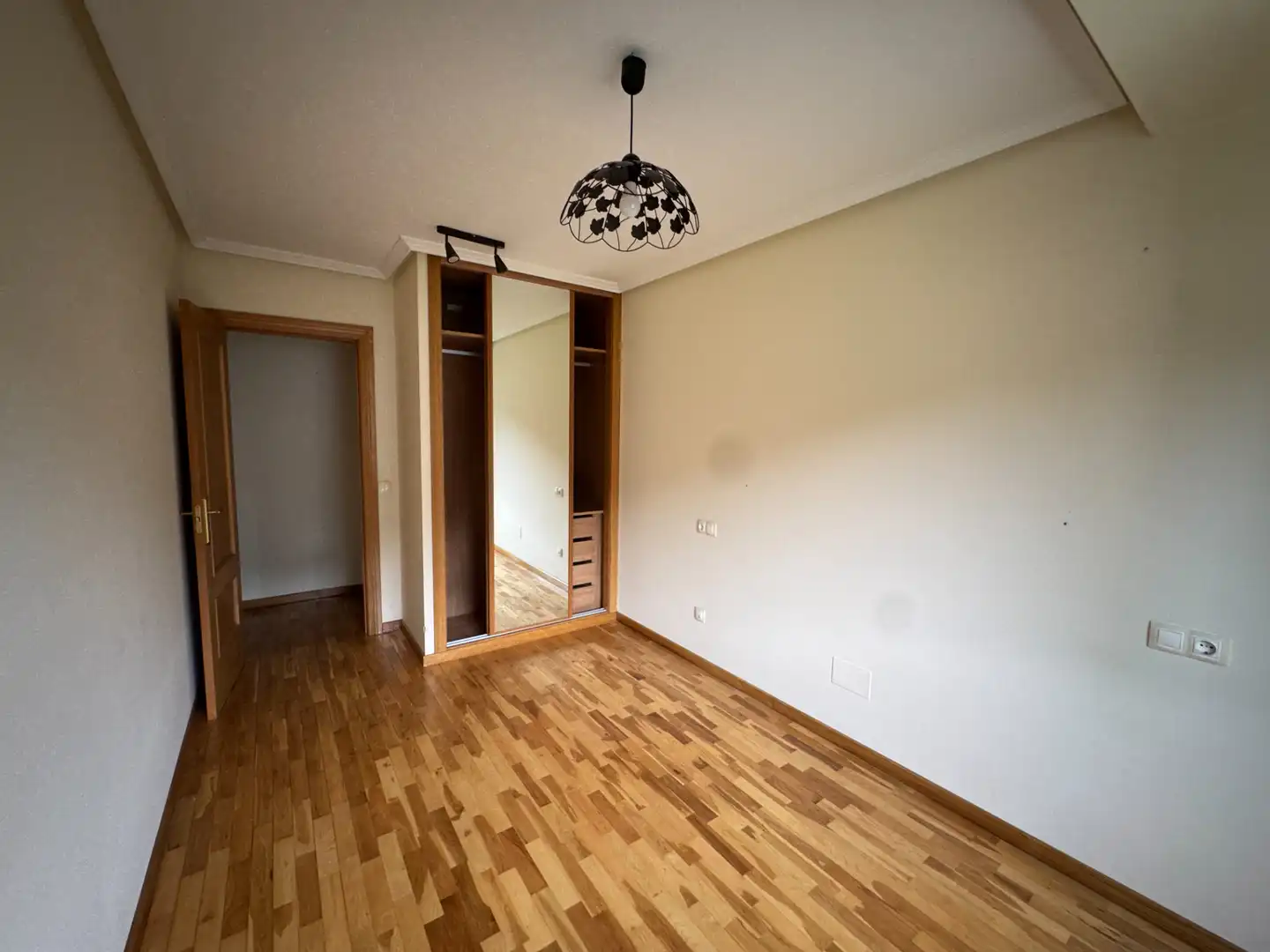 Habitación de Piso en venta en Salas, Asturias