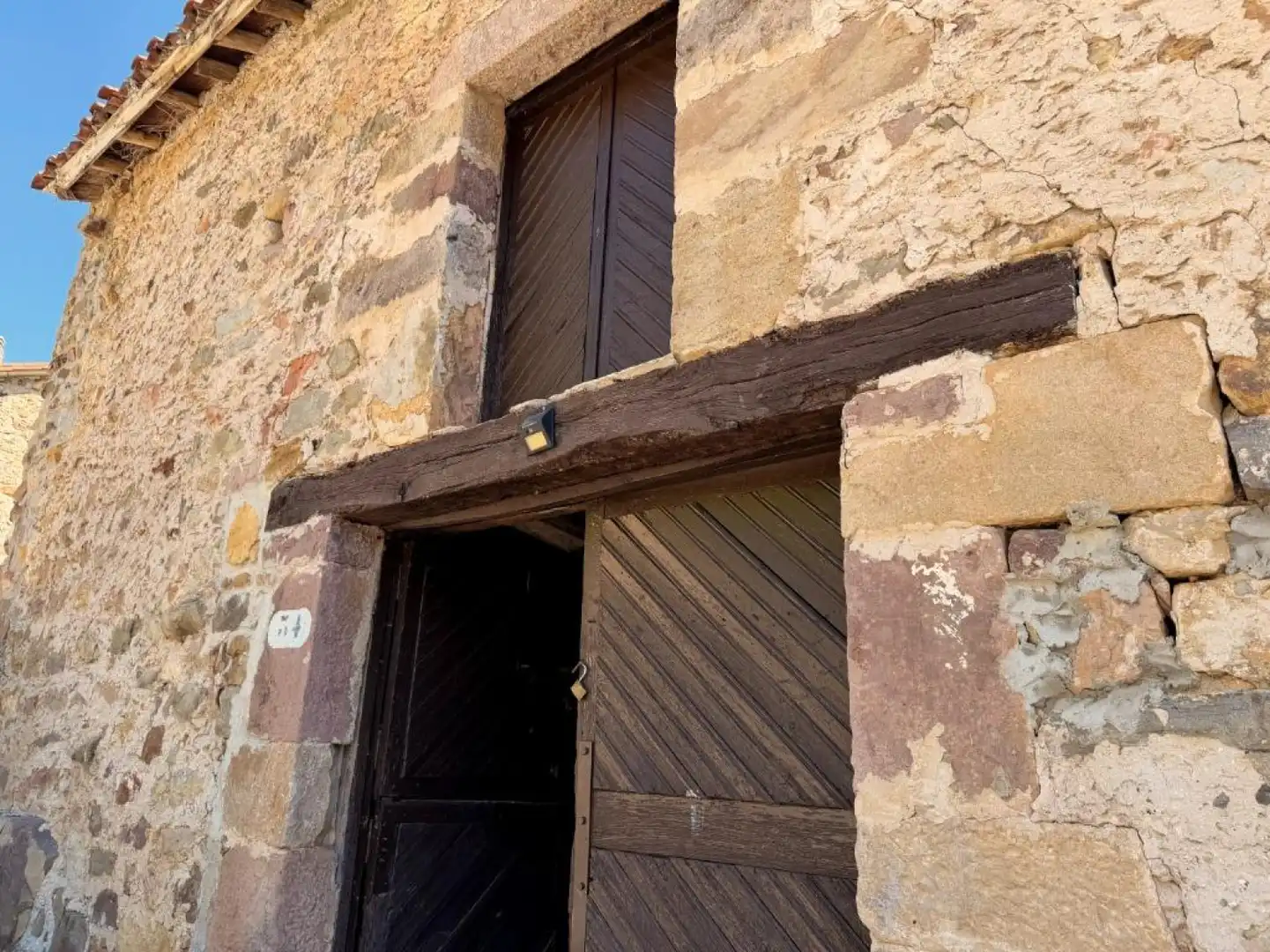 Vista exterior de Local en venda en Bárcena de Pie de Concha