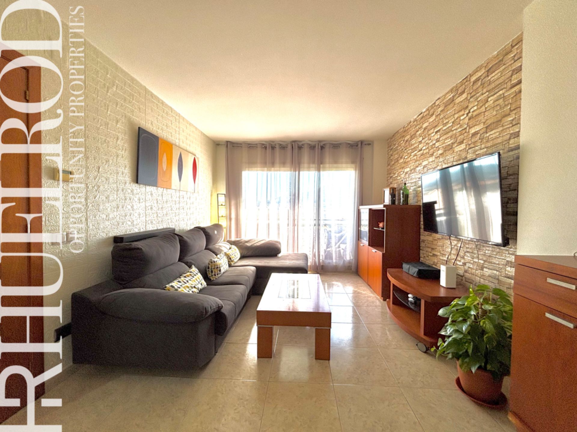 Sala d'estar de Pis en venda en Montornès del Vallès amb Calefacció, Parquet i Moblat