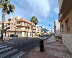 Vista exterior de Planta baixa en venda en Roquetas de Mar amb Alarma