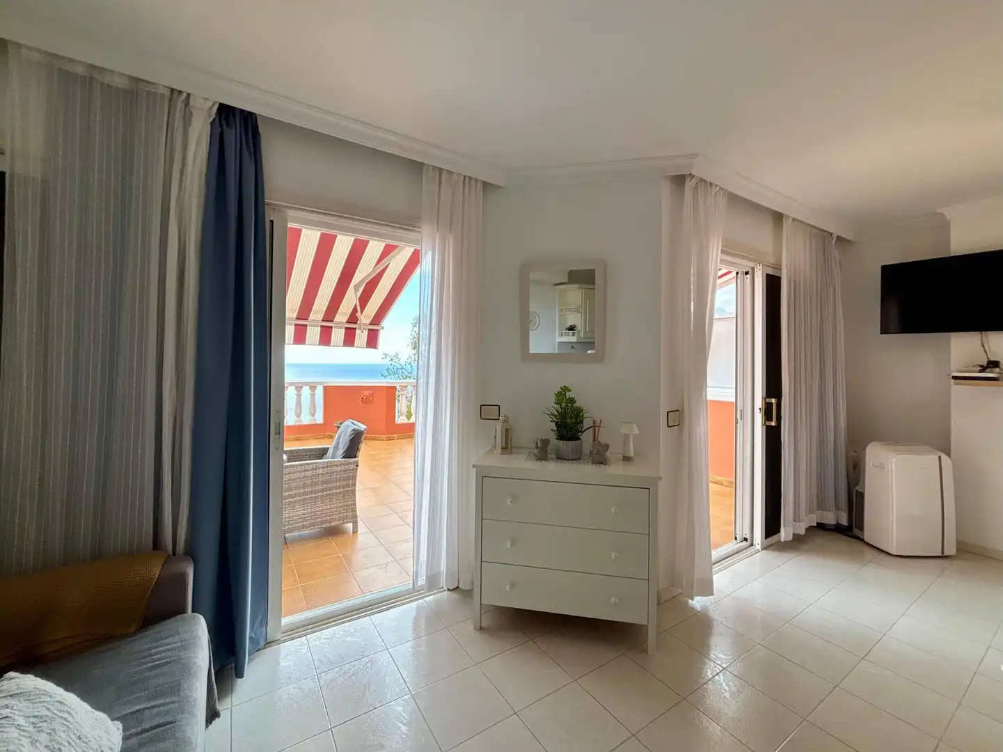 Dormitori de Apartament de lloguer en Santiago del Teide amb Terrassa, Moblat i Balcó