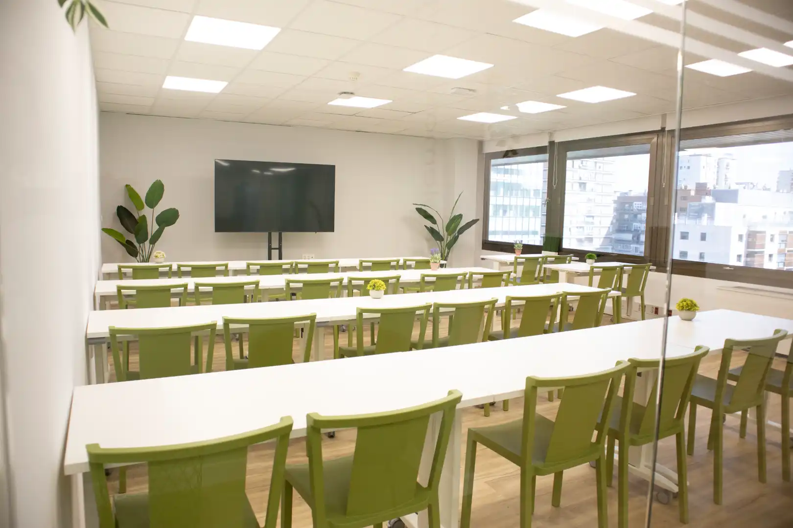 Esszimmer von Büro zur Miete in Madrid mit Klimaanlage, Heizung und Möbliert