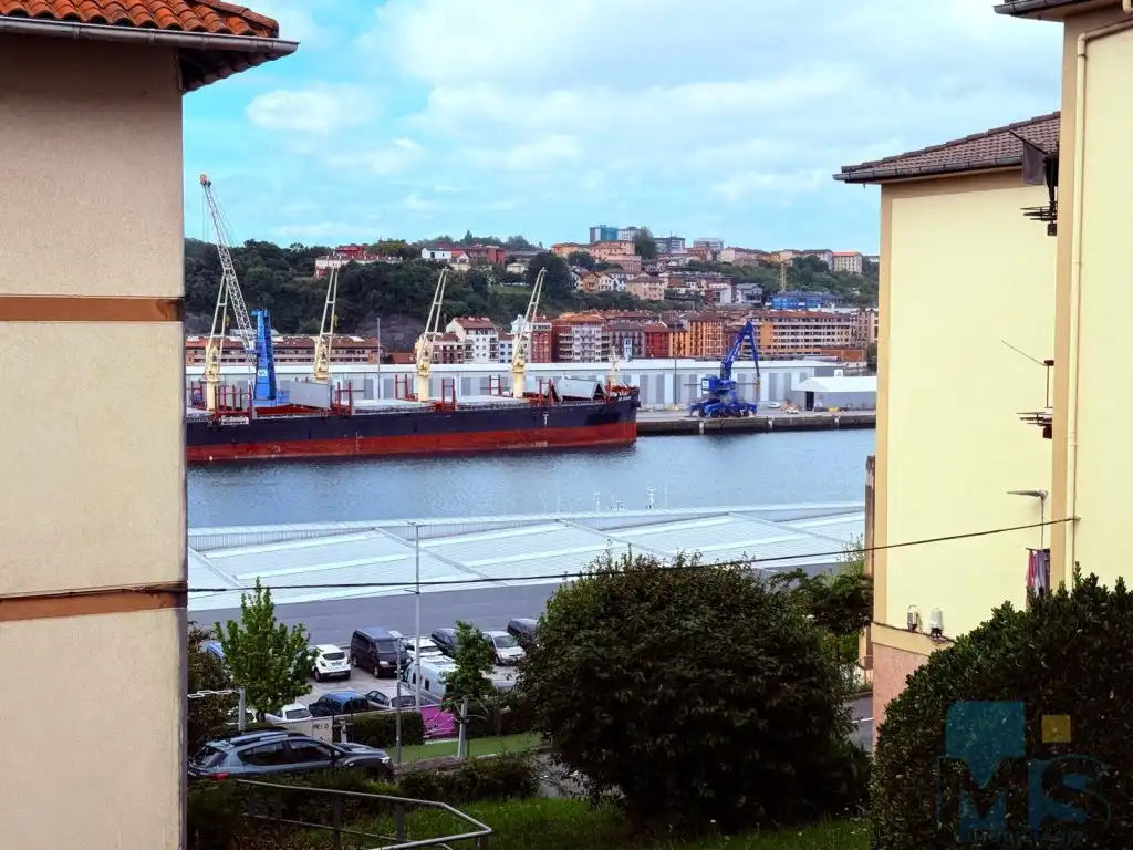 Wohnung zum Verkauf in Pasaia mit Ofen