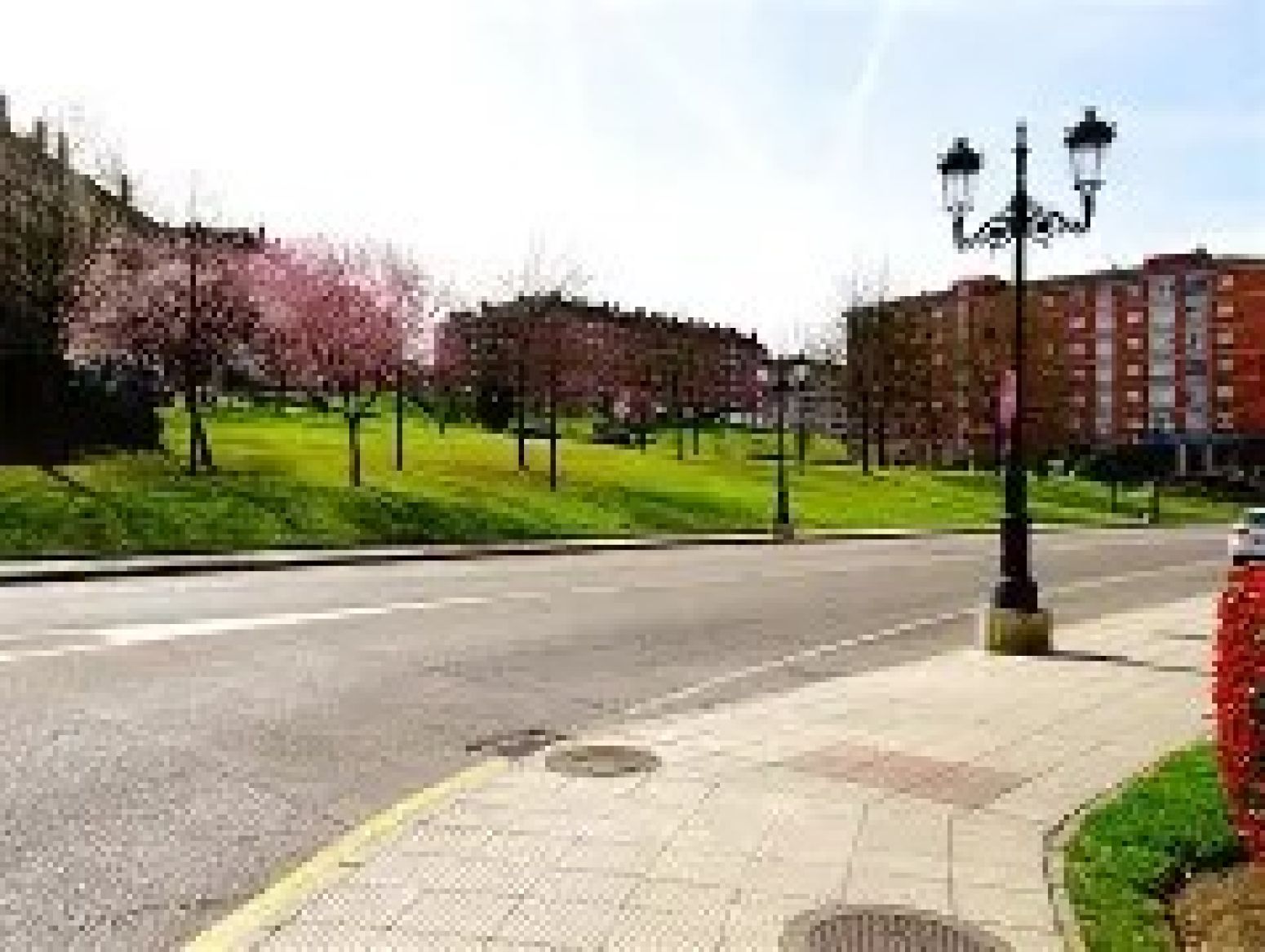 Vista exterior de Piso en venta en Oviedo 