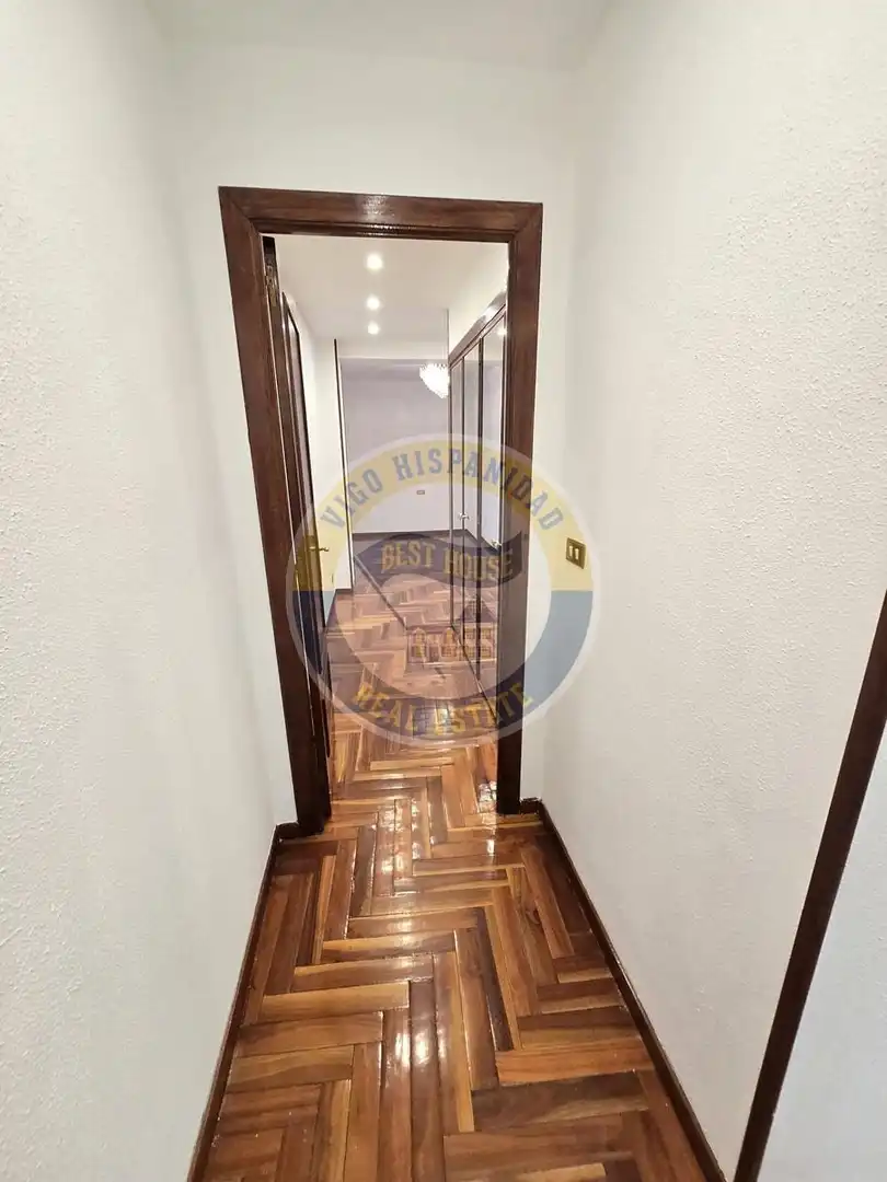 Piso de alquiler en Vigo  con Calefacción, Parquet y Balcón