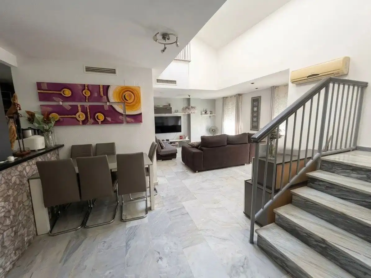 Dúplex con ascensor en venta en San Roque - Ronda Norte