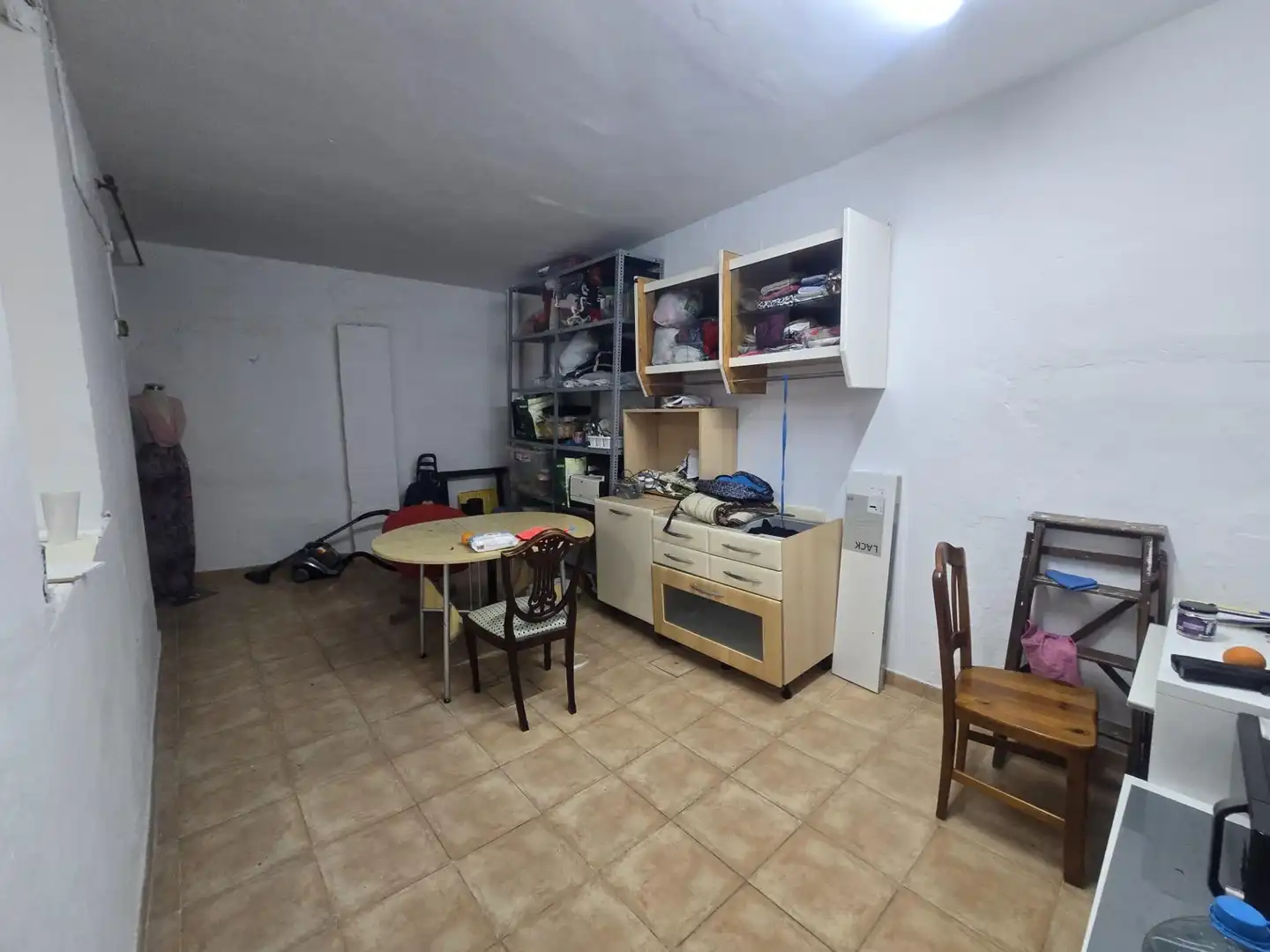 Local en venta en Els Hostalets