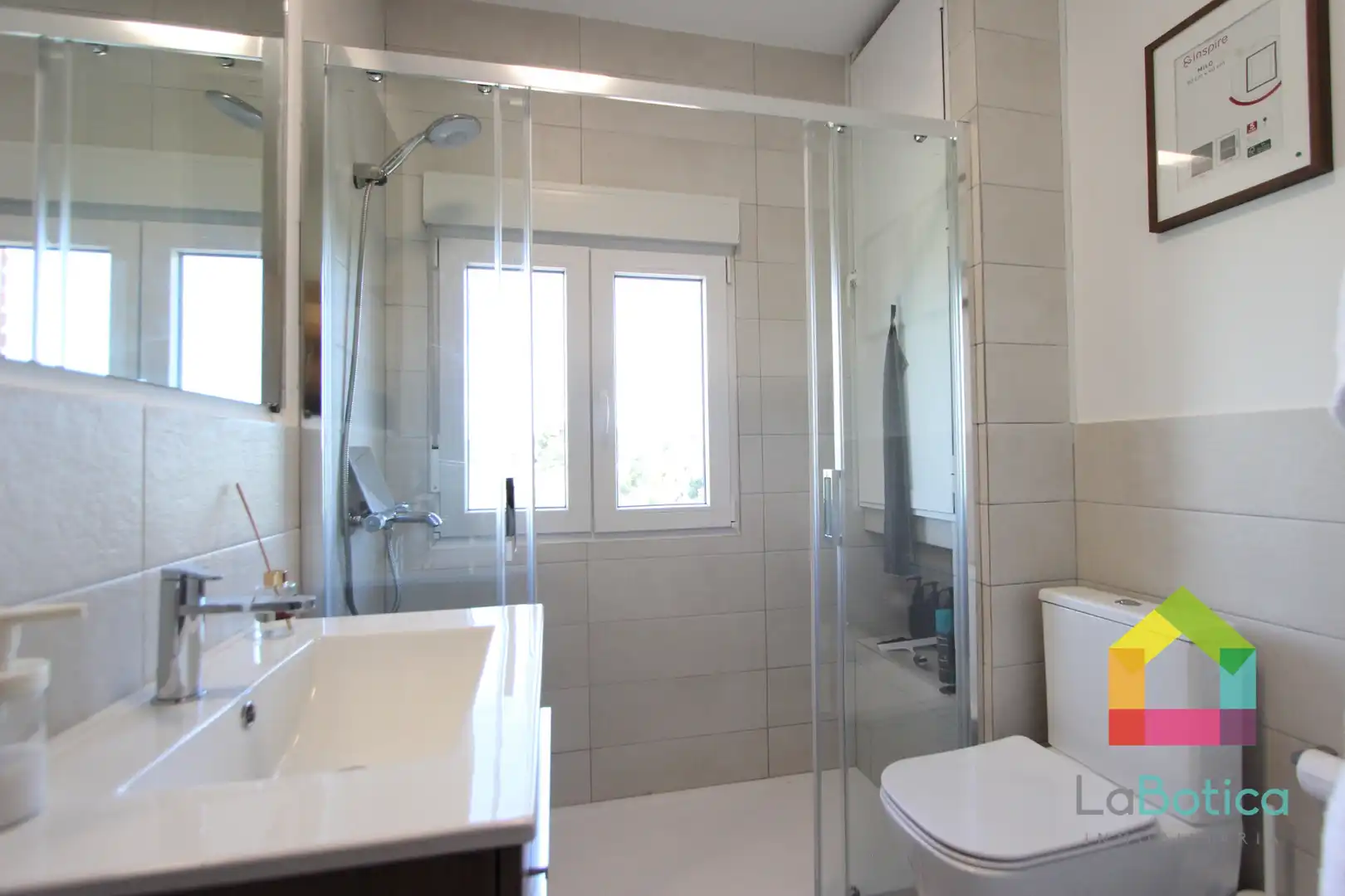 Baño de Piso en venta en Olías del Rey con Aire acondicionado, Calefacción y Terraza