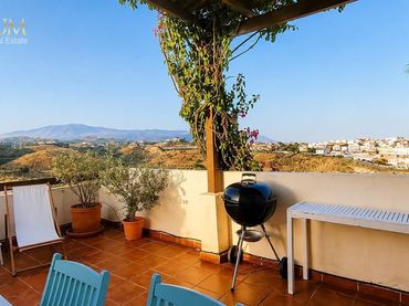 Casa bifamiliare con piscina in vendita a AVENIDA AMATISTA