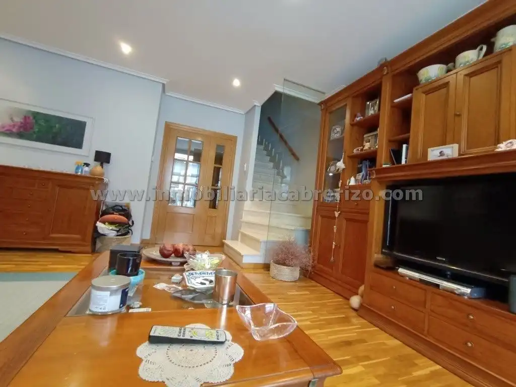 Detached homes for sale in N/A, Portillejo - Valdegastea