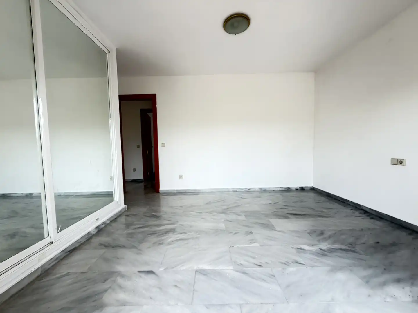 Dúplex en venta en Estepona con Terraza, Piscina y Piscina comunitaria