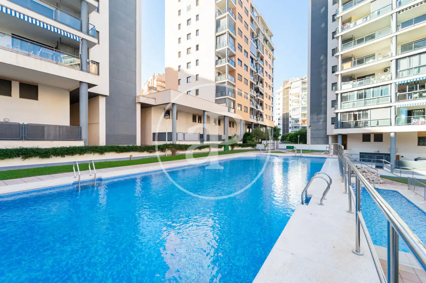 Piscina de Pis en venda en Villajoyosa / La Vila Joiosa amb Calefacció, Jardí privat i Terrassa