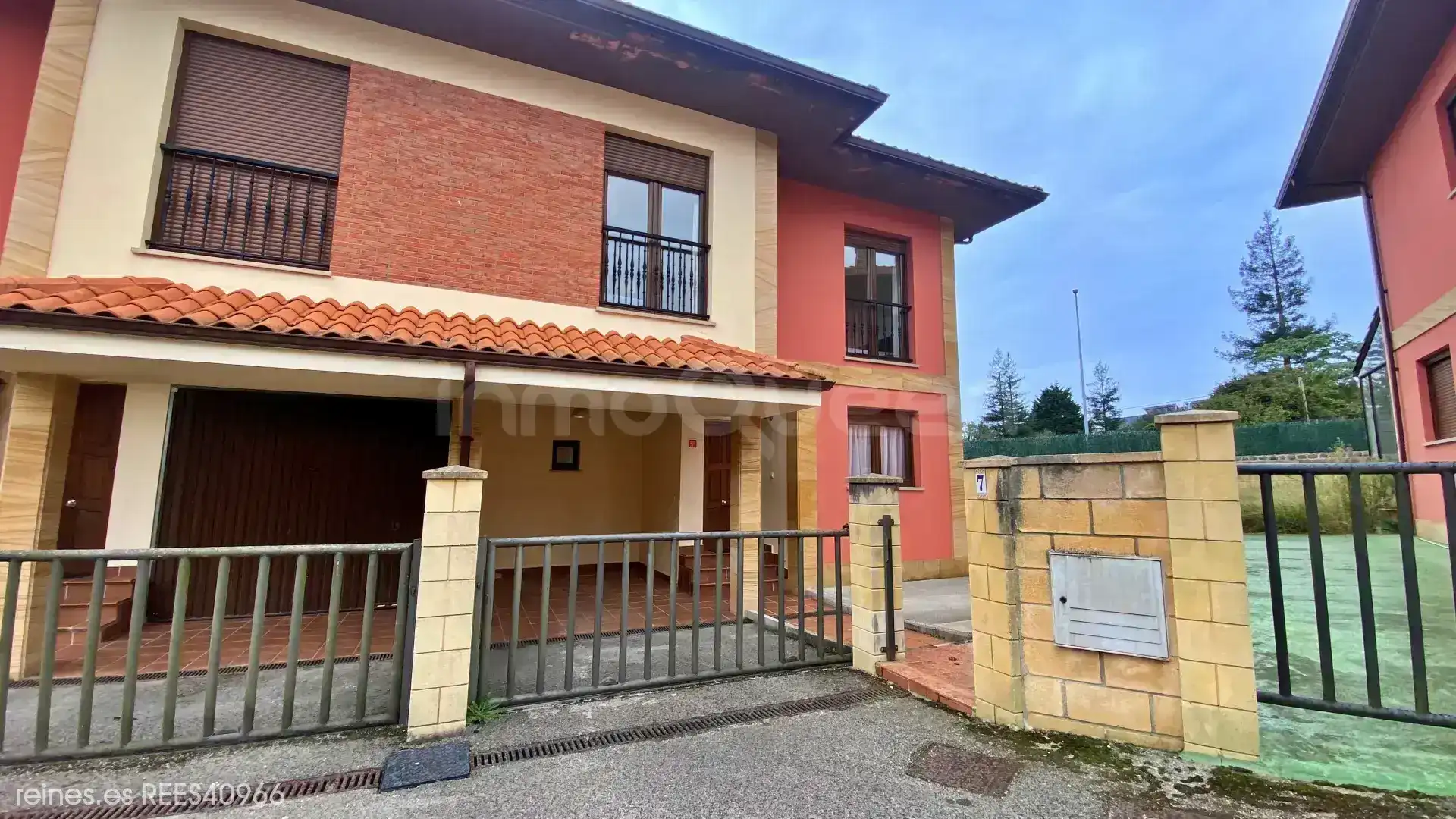 Vista exterior de Casa adosada en venta en Val de San Vicente , Cantabria